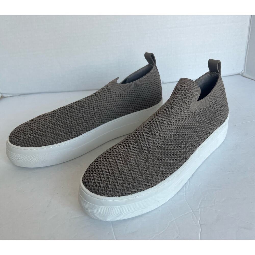 NWT Deltan the Carter Tan and White Stretch Knit Platform Sneaker Shoes Size 9.5